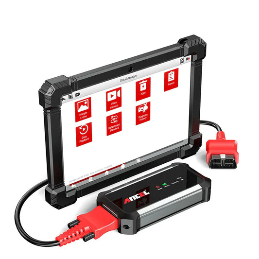 Tablet del equipo de diagnosis ANCEL X7 HD mostrando el menú de gestión de datos para historiales de taller. En primer plano, el módulo VCI Bluetooth conectado al cable principal de prueba con terminal OBD2 para el enlace directo con el vehículo.