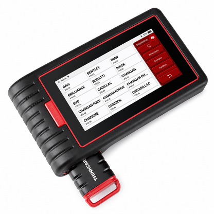 Tablet del escáner de diagnosis multimarca Thinkcar ThinkScan MAX 2 mostrando el menú de selección de vehículos, junto a su conector inalámbrico VCI Bluetooth.